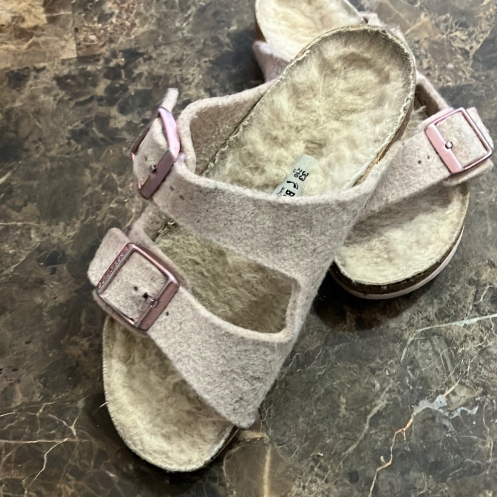 Girls BIRKENSTOCK SANDLES
SZ.  2 - 2 1/2